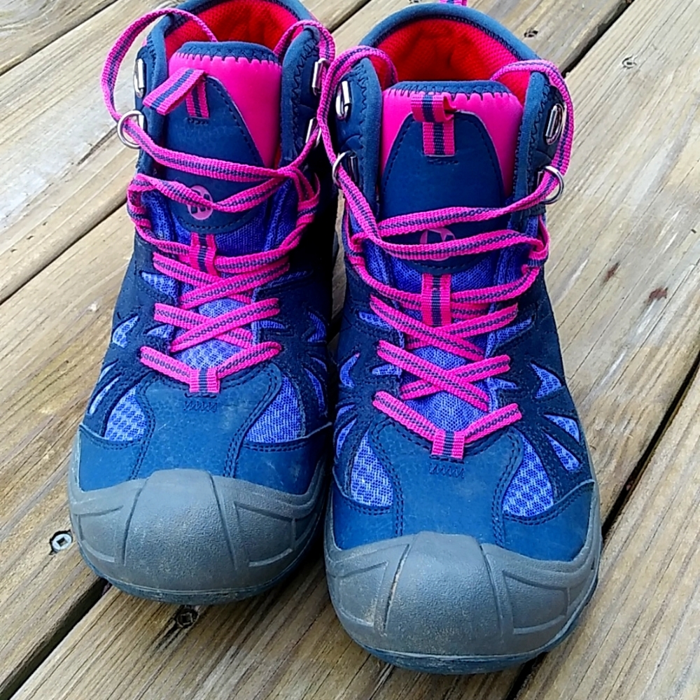 Merrell kids hiking boots size 5